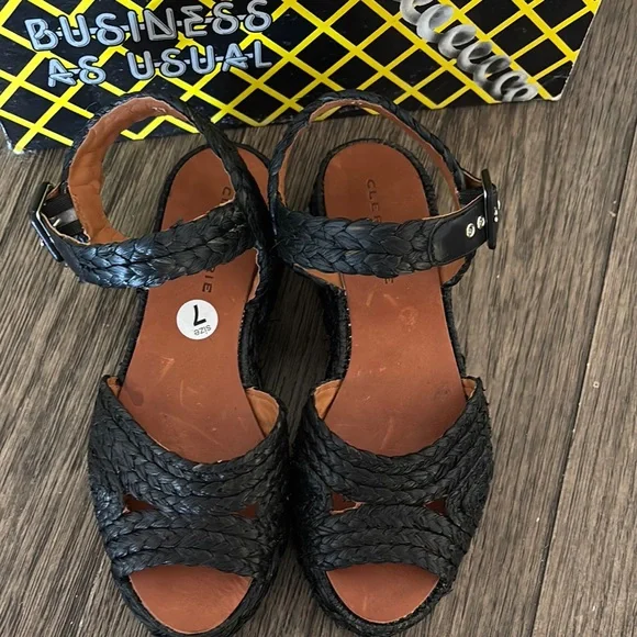 Robert Clergerie Black Sandals Elegant Design - Picture 2 of 4